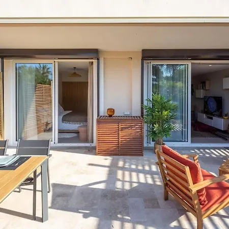 Entierement Renove Avec Terrasse * Saint-Tropez
