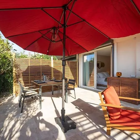 Entierement Renove Avec Terrasse * Saint-Tropez